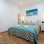 Host Wise - Colorful Fresh Flats - Batalha Apartment Porto