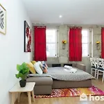 Apartment Host Wise - Colorful Fresh Flats - Batalha Porto