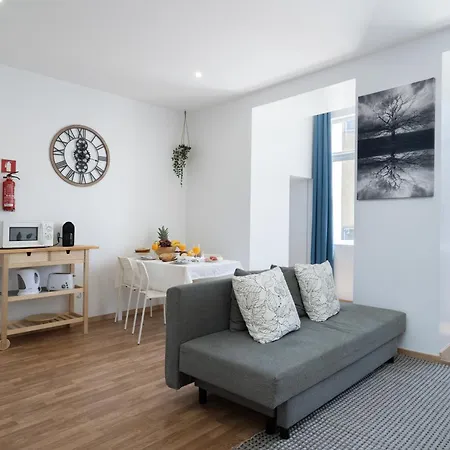 Host Wise - Colorful Fresh Flats - Batalha Порту