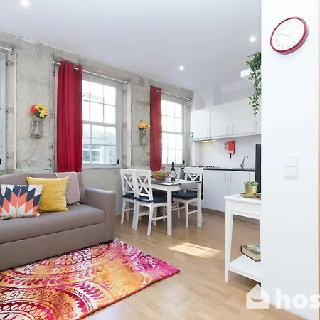 Host Wise - Colorful Fresh Flats - Batalha