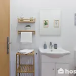 Host Wise - Colorful Fresh Flats - Batalha