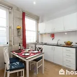 Apartment Host Wise - Colorful Fresh Flats - Batalha *