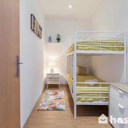 Host Wise - Colorful Fresh Flats - Batalha