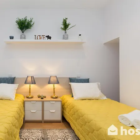 Apartment Host Wise - Colorful Fresh Flats - Batalha