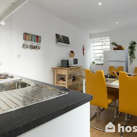 Host Wise - Colorful Fresh Flats - Batalha