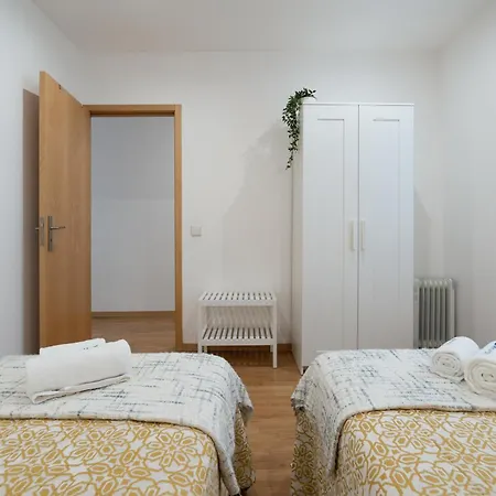 Apartment Host Wise - Colorful Fresh Flats - Batalha Porto