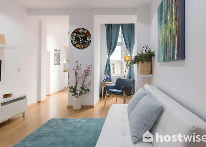 Host Wise - Colorful Fresh Flats - Batalha 波尔图