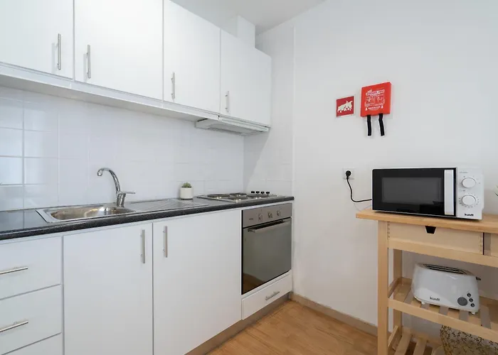 Apartment Host Wise - Colorful Fresh Flats - Batalha *