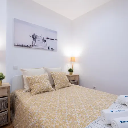 Host Wise - Colorful Fresh Flats - Batalha 波尔图