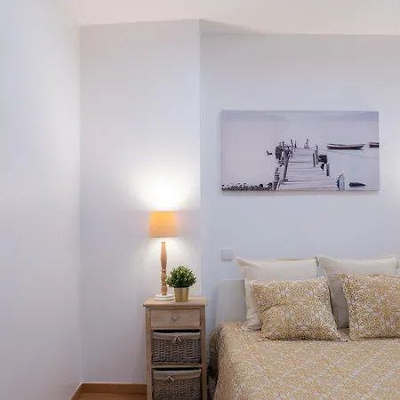 Host Wise - Colorful Fresh Flats - Batalha Appartement *