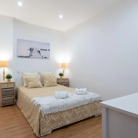 Appartement Host Wise - Colorful Fresh Flats - Batalha