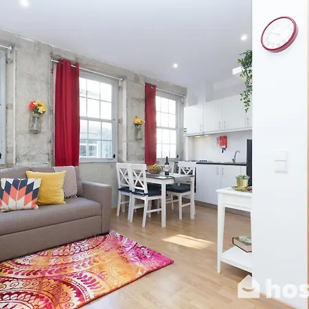 Host Wise - Colorful Fresh Flats - Batalha