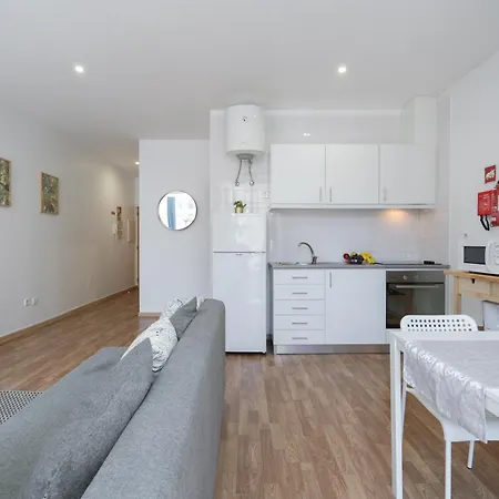 Appartement Host Wise - Colorful Fresh Flats - Batalha Oporto