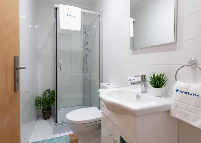 Host Wise - Colorful Fresh Flats - Batalha