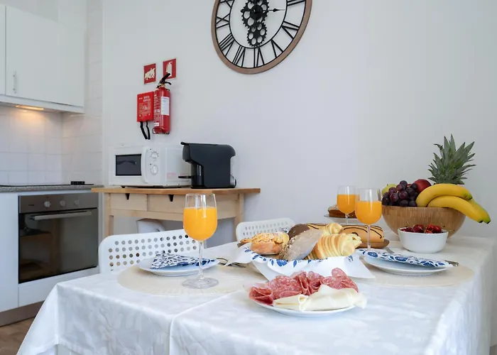 아파트 Host Wise - Colorful Fresh Flats - Batalha 포르투