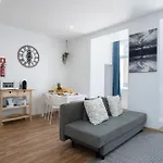 Host Wise - Colorful Fresh Flats - Batalha Porto