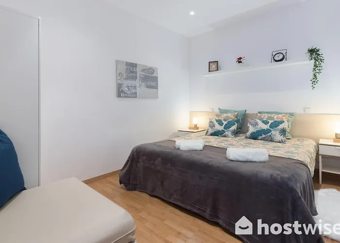 아파트 Host Wise - Colorful Fresh Flats - Batalha 포르투